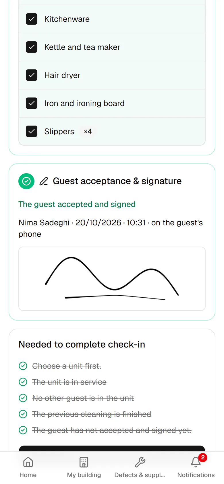 The guest's signature arrives without reloading, and the acceptance step turns green.